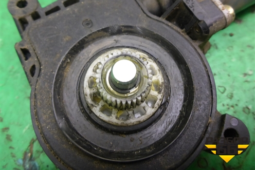 Моторчик стеклоподъёмника задний правый для Ford Focus 1 с 1998-2004г (Фокус)