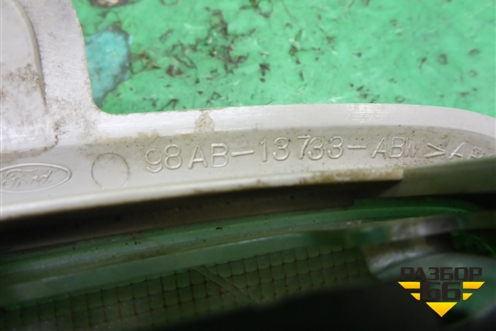 Плафон салонный передний (98AB13733ABW) для Ford Focus 1 с 1998-2004г (Фокус)