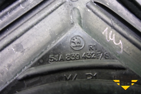 Уплотнитель стекла двери задней правой (лифтбэк) (5JA839432F) для Skoda Rapid с 2013г (Рапид)