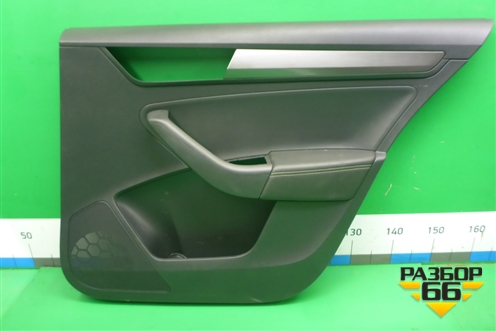 Обшивка двери задней правой под электрику (60U867024M) для Skoda Rapid с 2013г (Рапид)