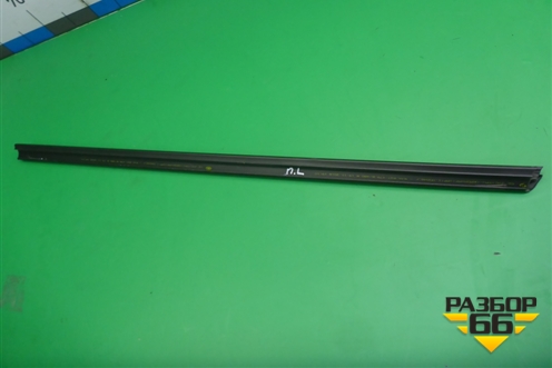 Накладка стекла заднего левого (5JA837479B) для Skoda Rapid с 2013г (Рапид)