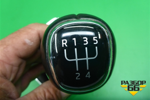 Чехол кулисы КПП (5JB711456) для Skoda Rapid с 2013г (Рапид)