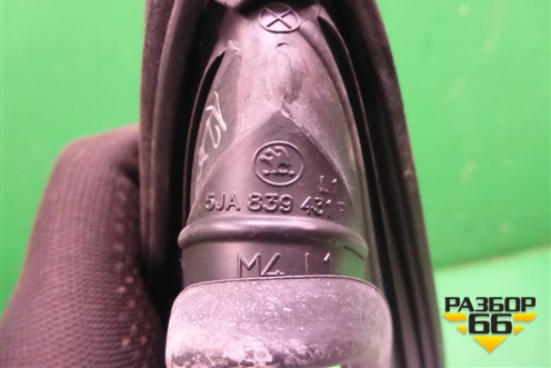 Уплотнитель стекла двери задней левой (5JA839431F) для Skoda Rapid с 2013г (Рапид)