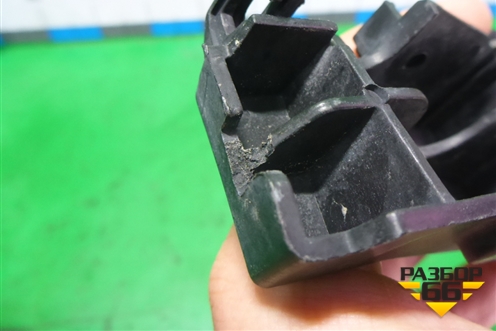 Кронштейн переднего бампера правый (86516D7000) для Hyundai Tucson с 2015-2022г (Туксон)