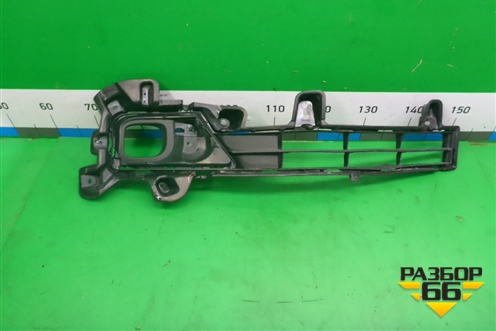 Решетка в передний бампер правая (после 2015г) (5311260210) для Toyota Land Cruiser (200) с 2008г (Ленд Крузер)