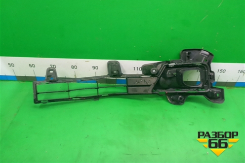 Решетка в передний бампер правая (после 2015г) (5311260210) для Toyota Land Cruiser (200) с 2008г (Ленд Крузер)