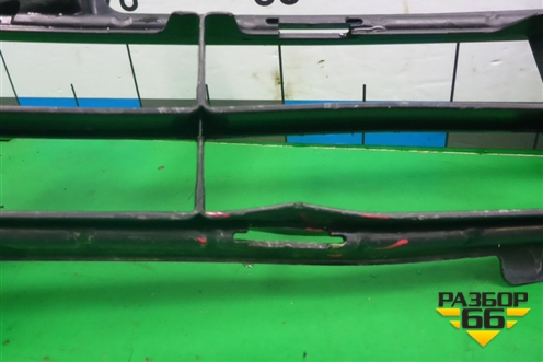 Решетка в передний бампер правая (после 2015г) (5311260210) для Toyota Land Cruiser (200) с 2008г (Ленд Крузер)