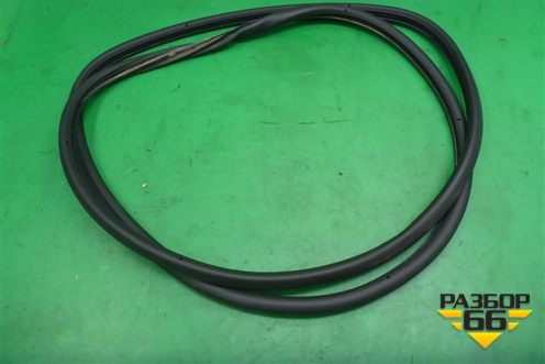 Уплотнитель двери задней левой для Volkswagen Touareg c 2002-2010г (Туарег)