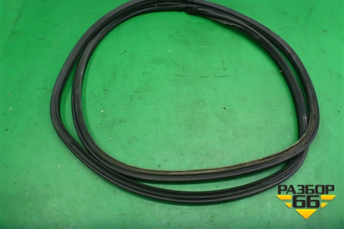 Уплотнитель двери задней правой для Volkswagen Touareg c 2002-2010г (Туарег)