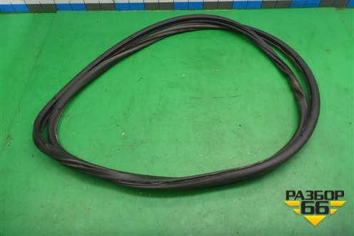 Уплотнитель двери передней левой для Volkswagen Touareg c 2002-2010г (Туарег)