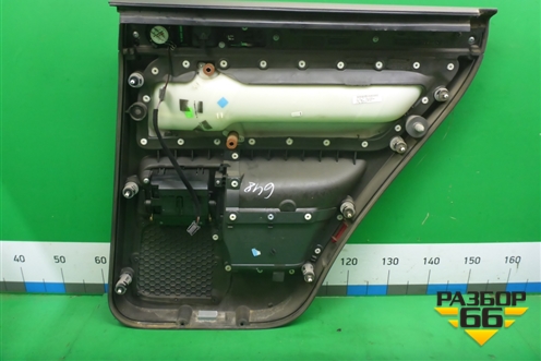 Обшивка двери задней левой под электрику для Volkswagen Touareg c 2002-2010г (Туарег)