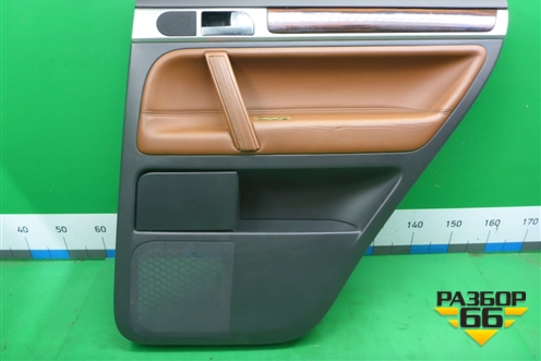 Обшивка двери задней правой под электрику для Volkswagen Touareg c 2002-2010г (Туарег)