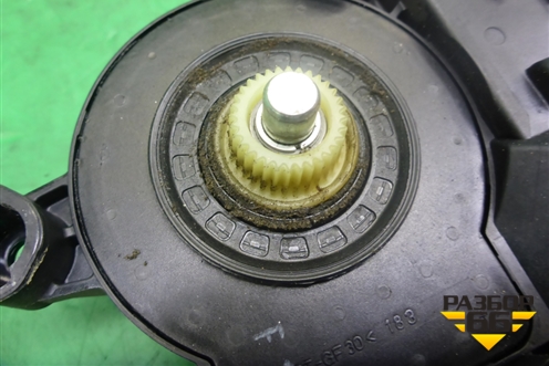 Моторчик стеклоподъёмника задний правый для Volkswagen Touareg c 2002-2010г (Туарег)