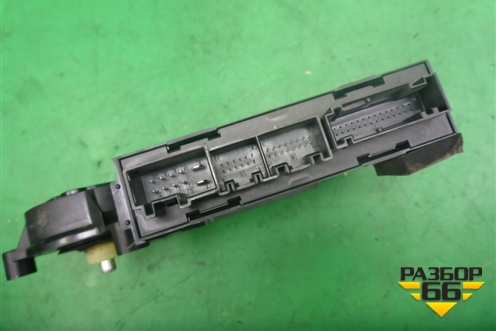 Моторчик стеклоподъёмника задний правый для Volkswagen Touareg c 2002-2010г (Туарег)