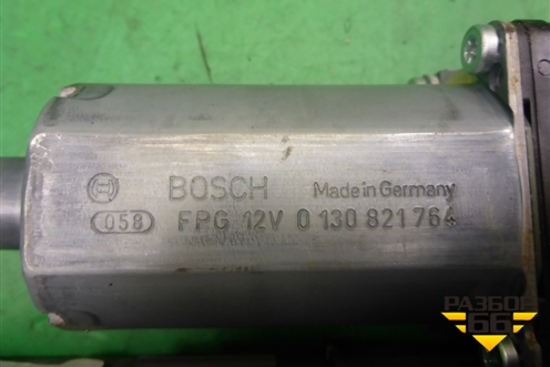 Моторчик стеклоподъёмника задний правый для Volkswagen Touareg c 2002-2010г (Туарег)