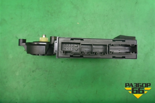 Моторчик стеклоподъёмника задний левый для Volkswagen Touareg c 2002-2010г (Туарег)