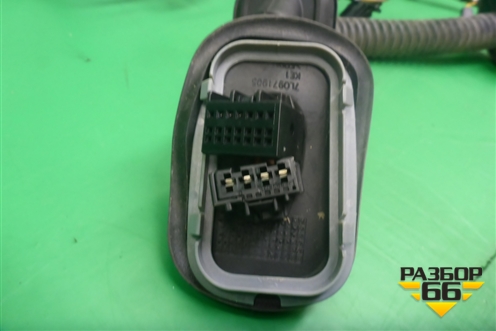 Проводка двери передней левой (7L6971120AR) для Volkswagen Touareg c 2002-2010г (Туарег)