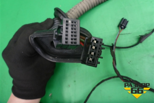 Проводка двери задней левой (7L6971693P) для Volkswagen Touareg c 2002-2010г (Туарег)