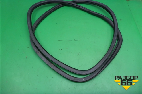 Уплотнитель двери задней левой для Volkswagen Touareg c 2002-2010г (Туарег)