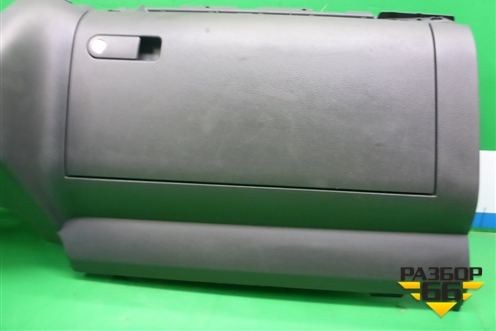 Торпедо (нижняя часть) (7L6858904) для Volkswagen Touareg c 2002-2010г (Туарег)