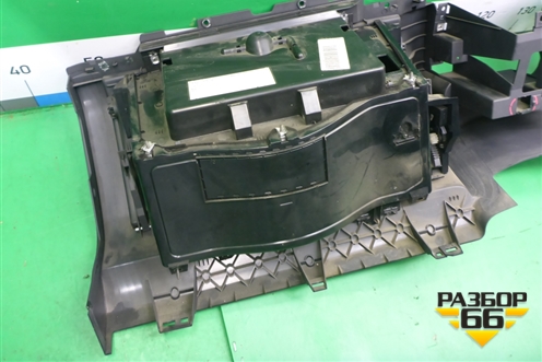 Торпедо (нижняя часть) (7L6858904) для Volkswagen Touareg c 2002-2010г (Туарег)