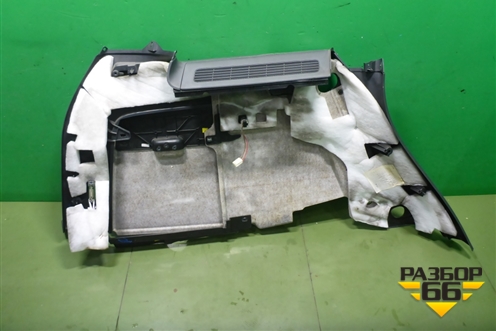 Обшивка багажника правая (7L6867038CC) для Volkswagen Touareg c 2002-2010г (Туарег)