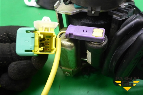 Ремень безопасности задний левый с пиропатроном (7L6857805) для Volkswagen Touareg c 2002-2010г (Туарег)