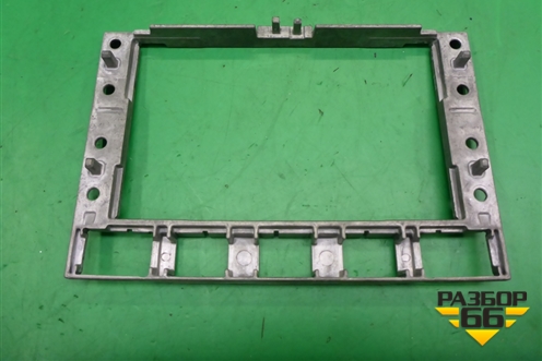 Рамка магнитолы (7L6857318C) для Volkswagen Touareg c 2002-2010г (Туарег)