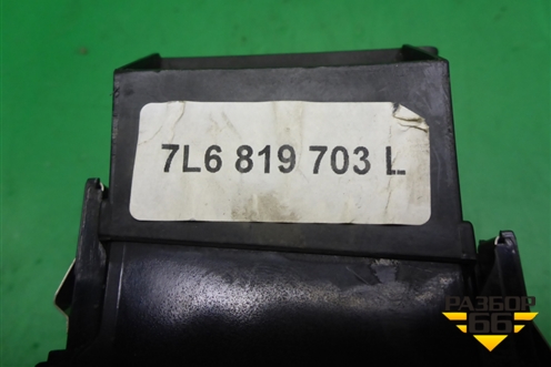 Дефлектор воздушный левый (7L6819703L) для Volkswagen Touareg c 2002-2010г (Туарег)