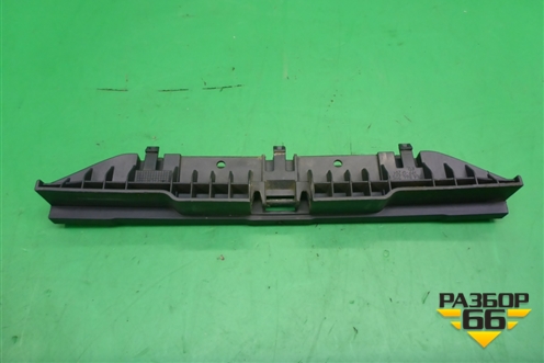 Кронштейн (пола багажника) (7L6864225C) для Volkswagen Touareg c 2002-2010г (Туарег)