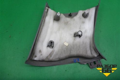 Обшивка стойки задняя верхняя правая (задняя часть) (7L6867246) для Volkswagen Touareg c 2002-2010г (Туарег)
