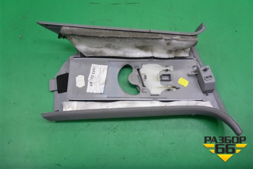 Обшивка стойки задняя верхняя правая (передняя часть) (7L6867242) для Volkswagen Touareg c 2002-2010г (Туарег)