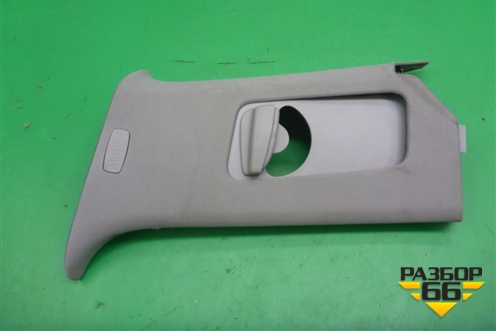 Обшивка стойки задняя верхняя правая (передняя часть) (7L6867242) для Volkswagen Touareg c 2002-2010г (Туарег)