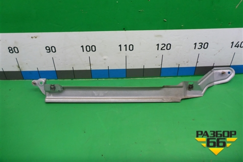 Кронштейн (пластина контрящая под торпедо) (7L6857247B) для Volkswagen Touareg c 2002-2010г (Туарег)