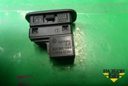 Кнопка (6Q0962109B) для Volkswagen Touareg c 2002-2010г (Туарег)