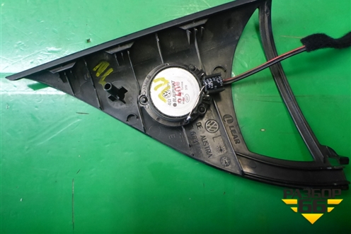 Накладка двери передней левой уголок (7L6837993) для Volkswagen Touareg c 2002-2010г (Туарег)