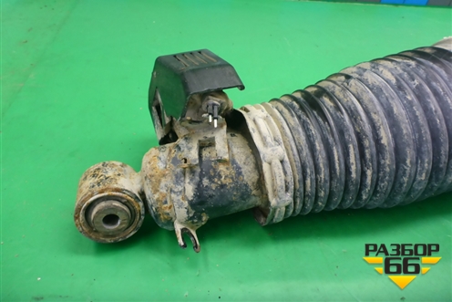 Амортизатор задний правый (пневматический) (7L6616020D) для Volkswagen Touareg c 2002-2010г (Туарег)