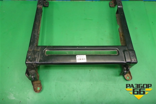 Кронштейн сиденья (переднего левого) (7L0881677G) для Volkswagen Touareg c 2002-2010г (Туарег)