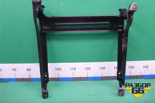 Кронштейн сиденья (переднего левого) (7L0881677G) для Volkswagen Touareg c 2002-2010г (Туарег)