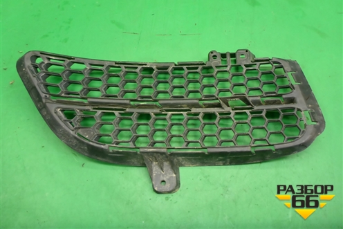 Решетка в передний бампер левая (7L6853665B) для Volkswagen Touareg c 2002-2010г (Туарег)