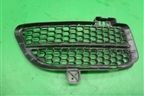 Решетка в передний бампер правая (7L6853665B) для Volkswagen Touareg c 2002-2010г (Туарег)
