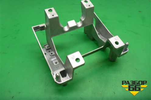 Кронштейн (подлокотника) (7L0863345) для Volkswagen Touareg c 2002-2010г (Туарег)