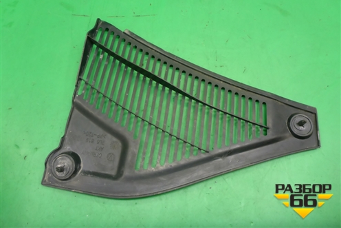 Решетка стеклоочистителей левая (7L6819730F) для Volkswagen Touareg c 2002-2010г (Туарег)