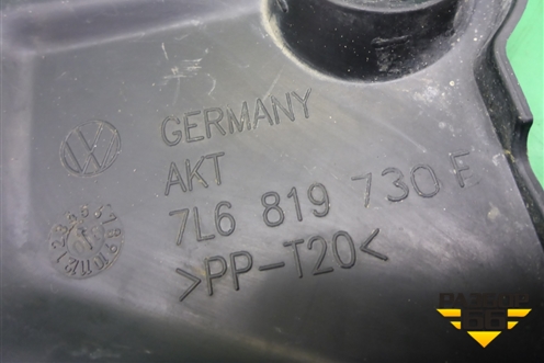 Решетка стеклоочистителей левая (7L6819730F) для Volkswagen Touareg c 2002-2010г (Туарег)