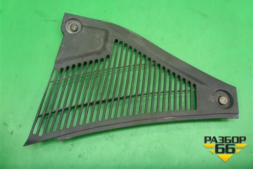 Решетка стеклоочистителей левая (7L6819730F) для Volkswagen Touareg c 2002-2010г (Туарег)