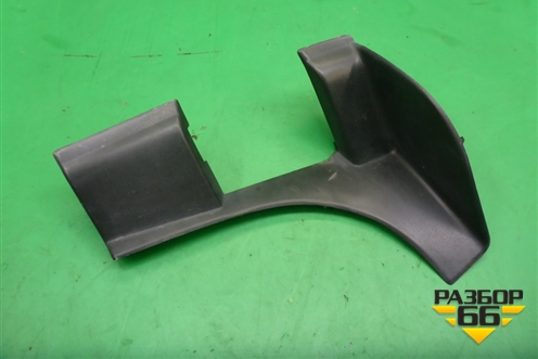 Накладка декоративная (на петлю двери багажника правая) (7L6867438F) для Volkswagen Touareg c 2002-2010г (Туарег)