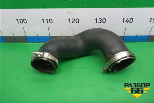 Патрубок интеркулера резиновый (7L6145972) для Volkswagen Touareg c 2002-2010г (Туарег)
