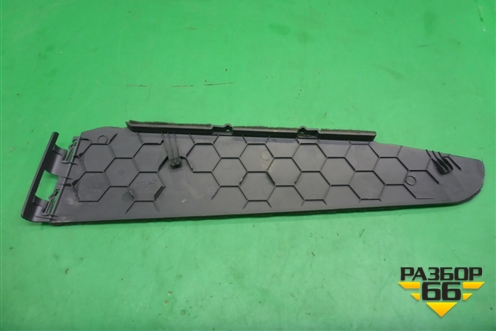 Накладка внутренняя (на переднее правое сиденье) (7L0881472) для Volkswagen Touareg c 2002-2010г (Туарег)