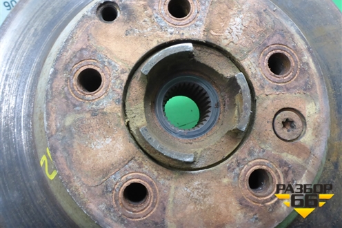 Кулак задний левый для Volkswagen Touareg c 2002-2010г (Туарег)