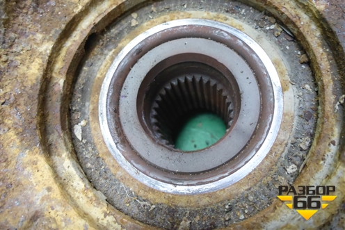 Кулак задний левый для Volkswagen Touareg c 2002-2010г (Туарег)